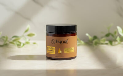 Hynof Professional keratin maskesi ile yıpranmış saç yapısını güçlendirme ve onarım uygulaması.